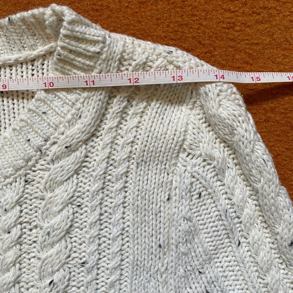 Old Navy Cable Knit Sweater - Picture 4 of 6